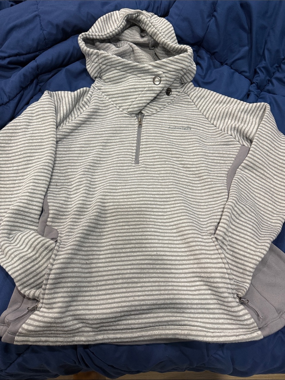 Women’s Gray Striped Half-Zip Hooded Sweater ( box AA)